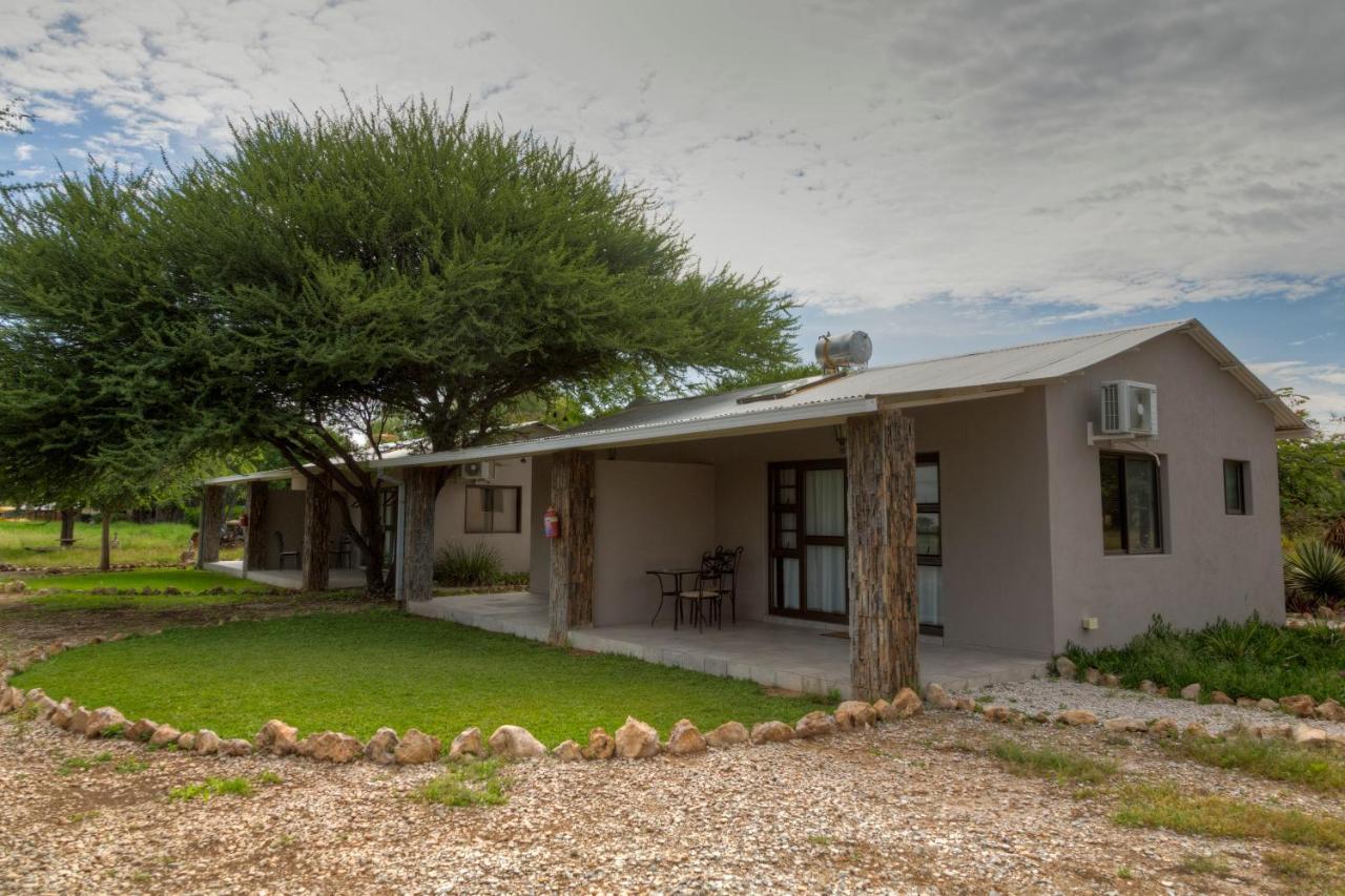 Khoi-Khoi Guesthouse Otavi Экстерьер фото